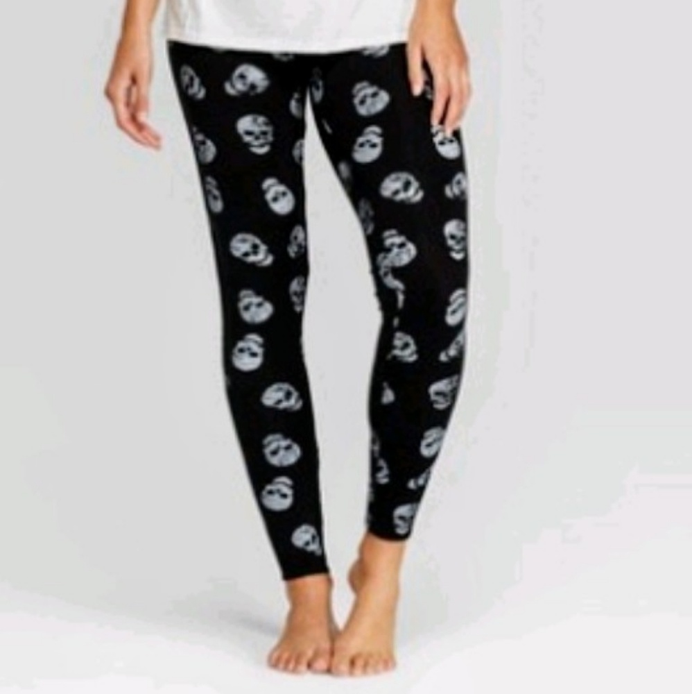 NWT Soft skull-pattern pajama leggings